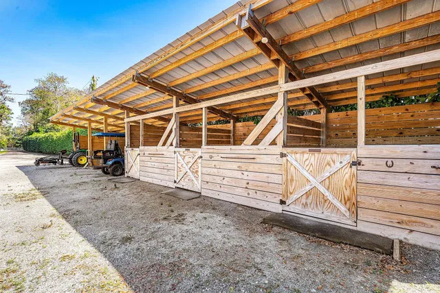 Unit (barn) photo 21
