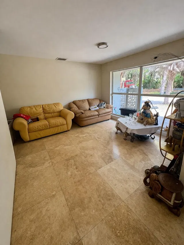 Residence photo 2