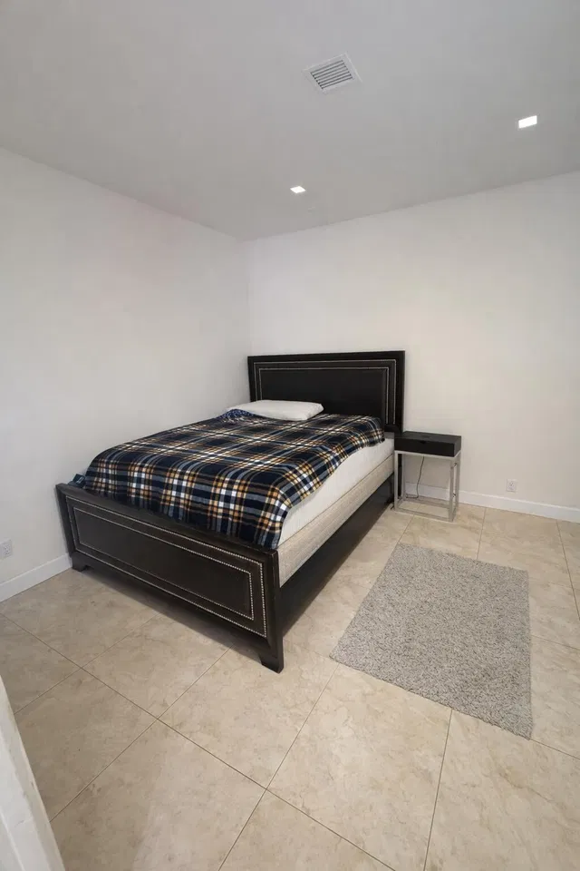 Residence photo 16