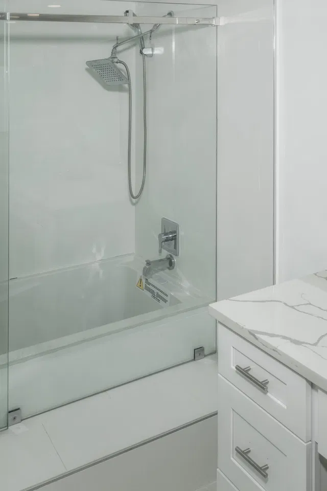 Unit Unit 105 photo 14