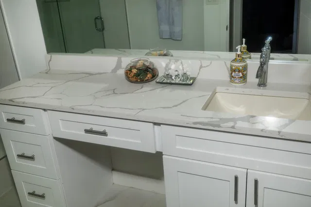 Unit Unit 105 photo 15