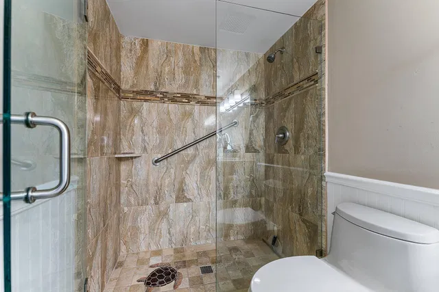  Unit C402 photo 25