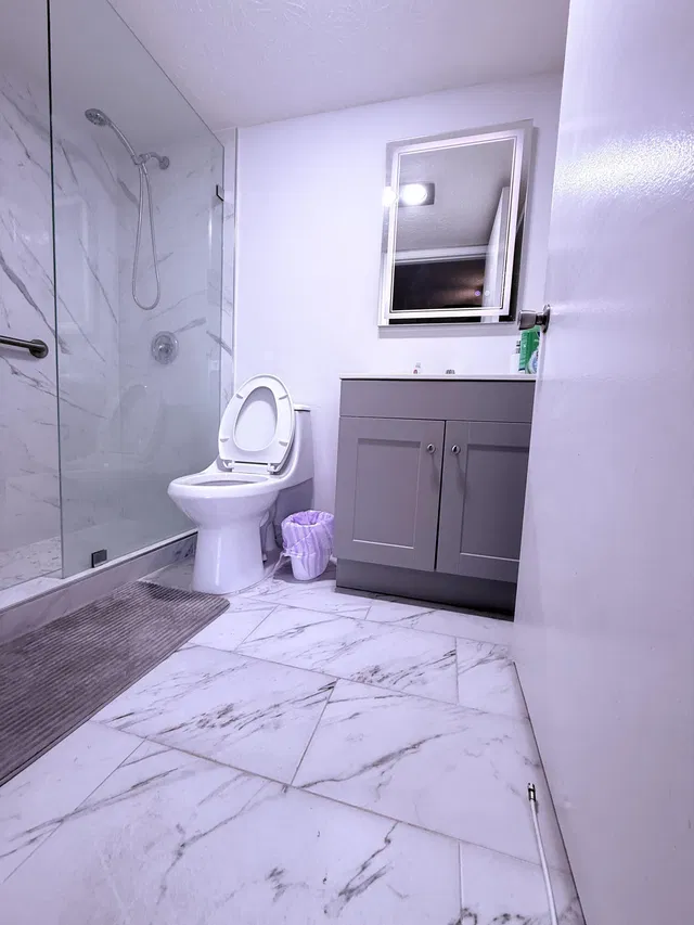 Unit 319 photo 24