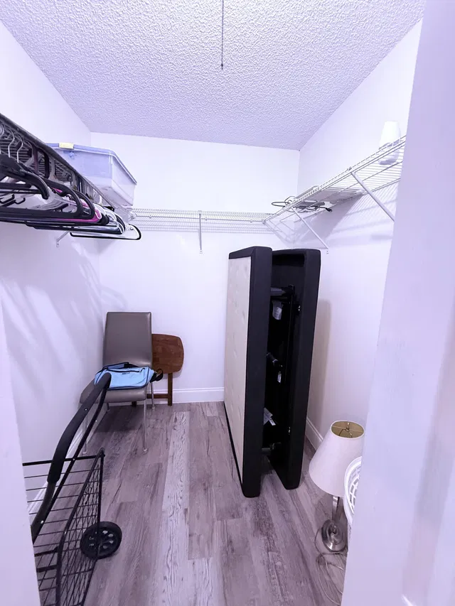 Unit 319 photo 37
