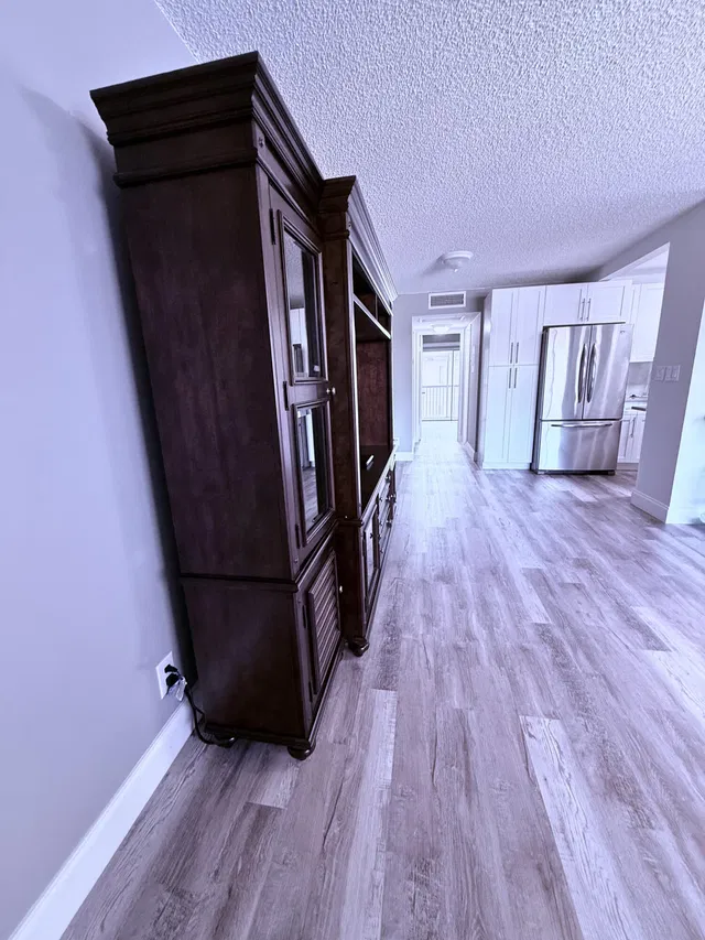 Unit 319 photo 38