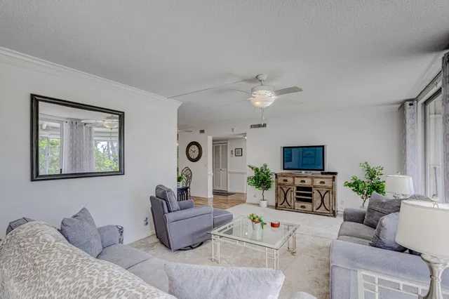 Singer Island Unit APT 7 photo 6