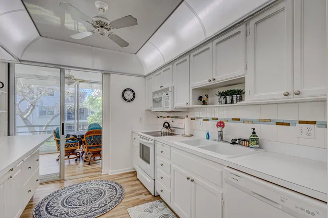 Singer Island Unit APT 7 photo 17