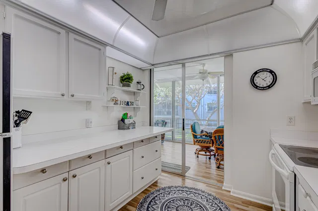 Singer Island Unit APT 7 photo 18