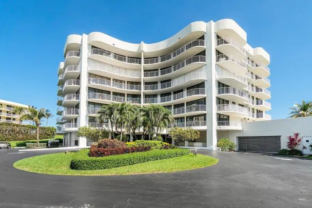 3360 South Ocean Residence photo 2