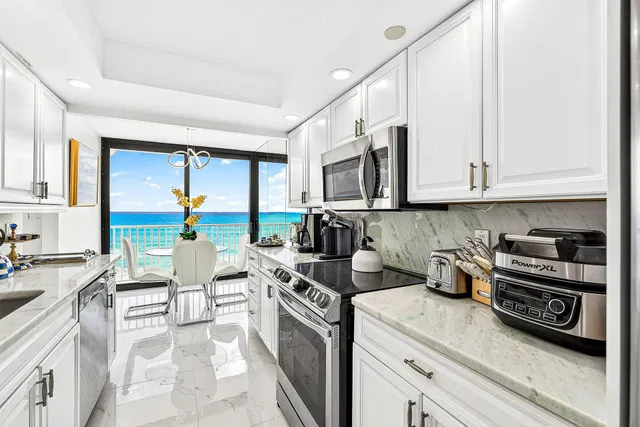 3360 South Ocean Residence photo 7
