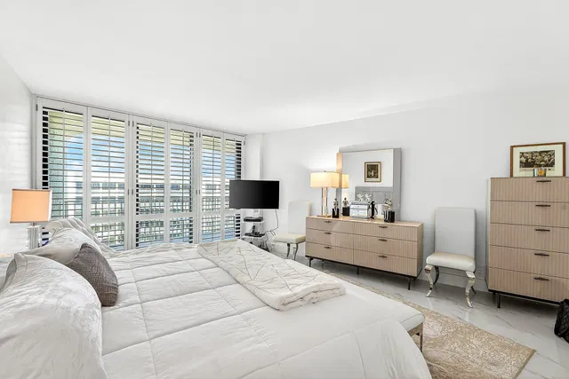 3360 South Ocean Residence photo 16