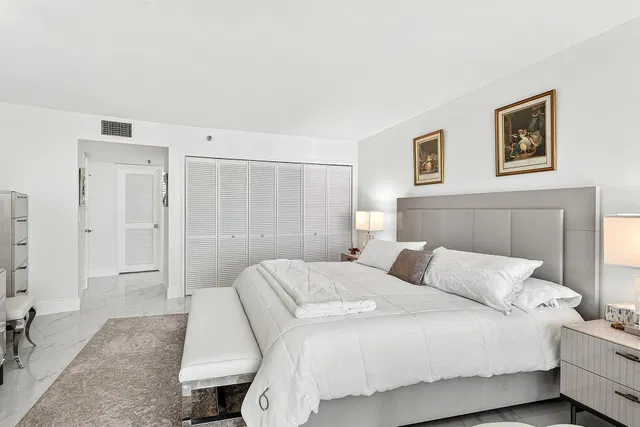 3360 South Ocean Residence photo 17