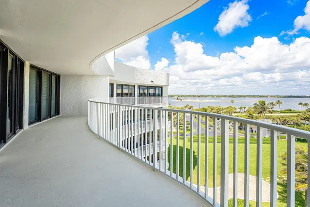 3360 South Ocean Residence photo 25