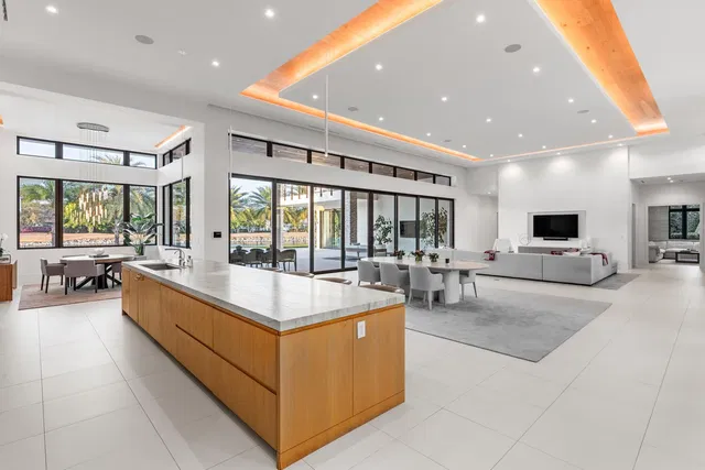 Residence photo 11