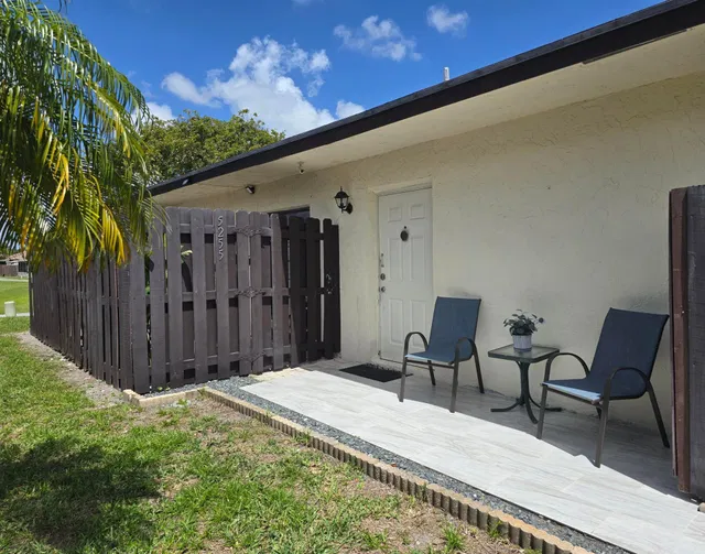  Residence photo 9