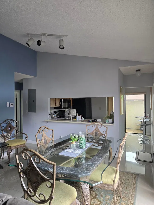  Residence photo 24