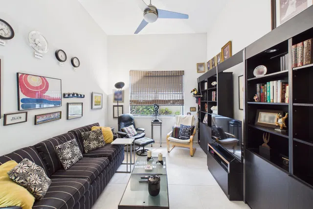 Residence photo 10
