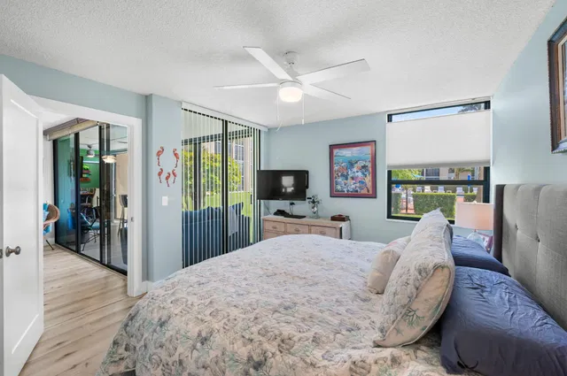 Unit 102 photo 14