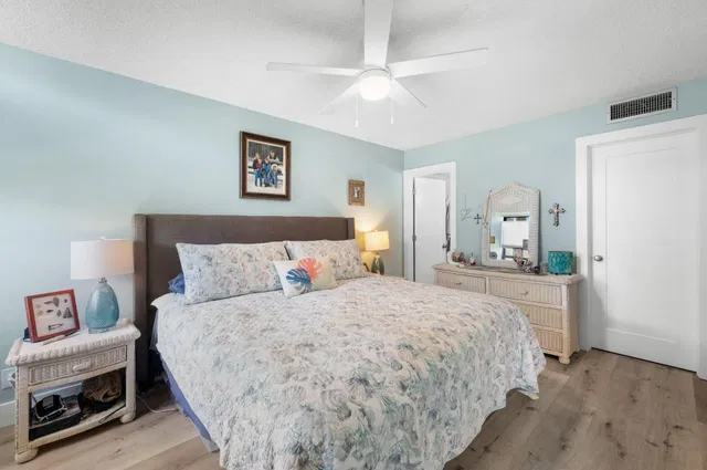 Unit 102 photo 15