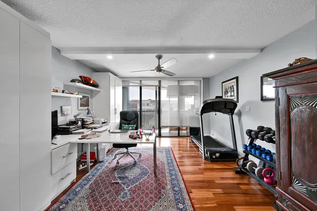 Unit 411 photo 28
