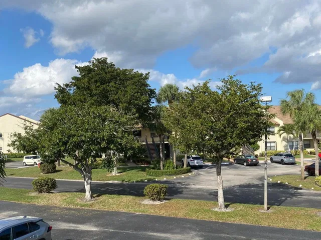 Unit 1223 photo 3