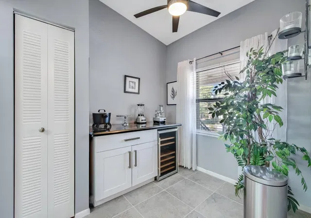 Unit 1223 photo 12