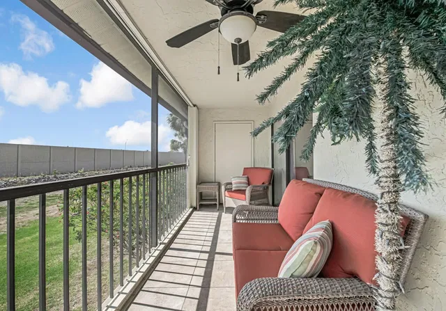Unit 1223 photo 20