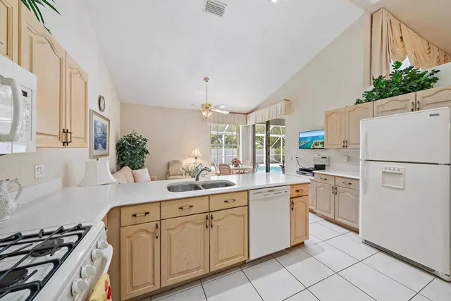 PGA National Palm Beach Gardens Residence photo 11