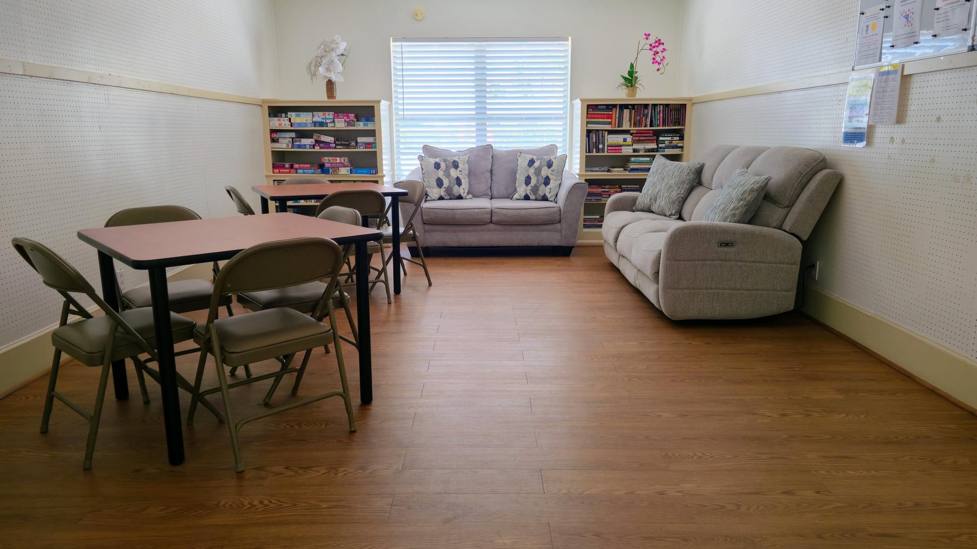 Unit B photo 21