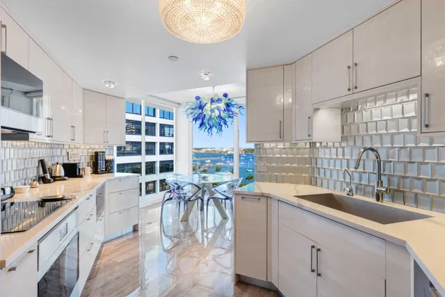 The Plaza of The Palm Beaches Unit 16a photo 6