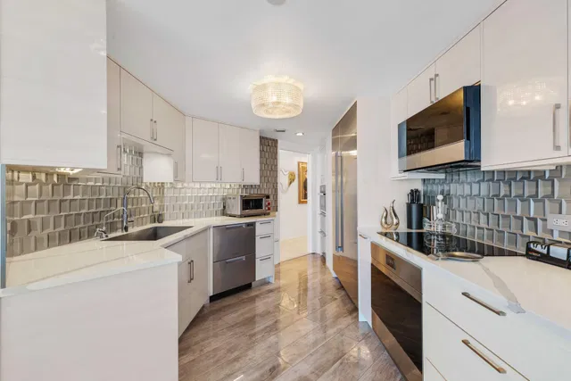 The Plaza of The Palm Beaches Unit 16a photo 10