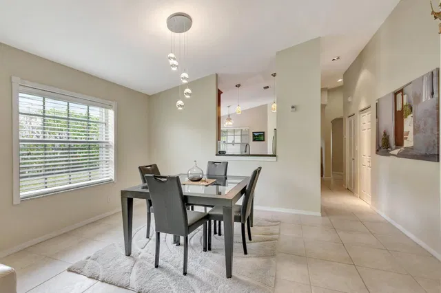 Residence photo 10