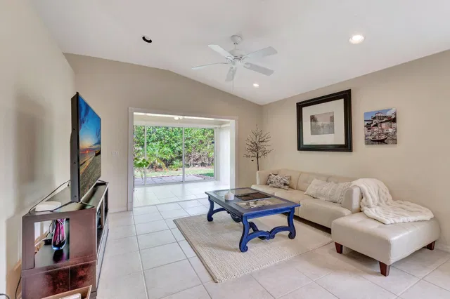 Residence photo 11
