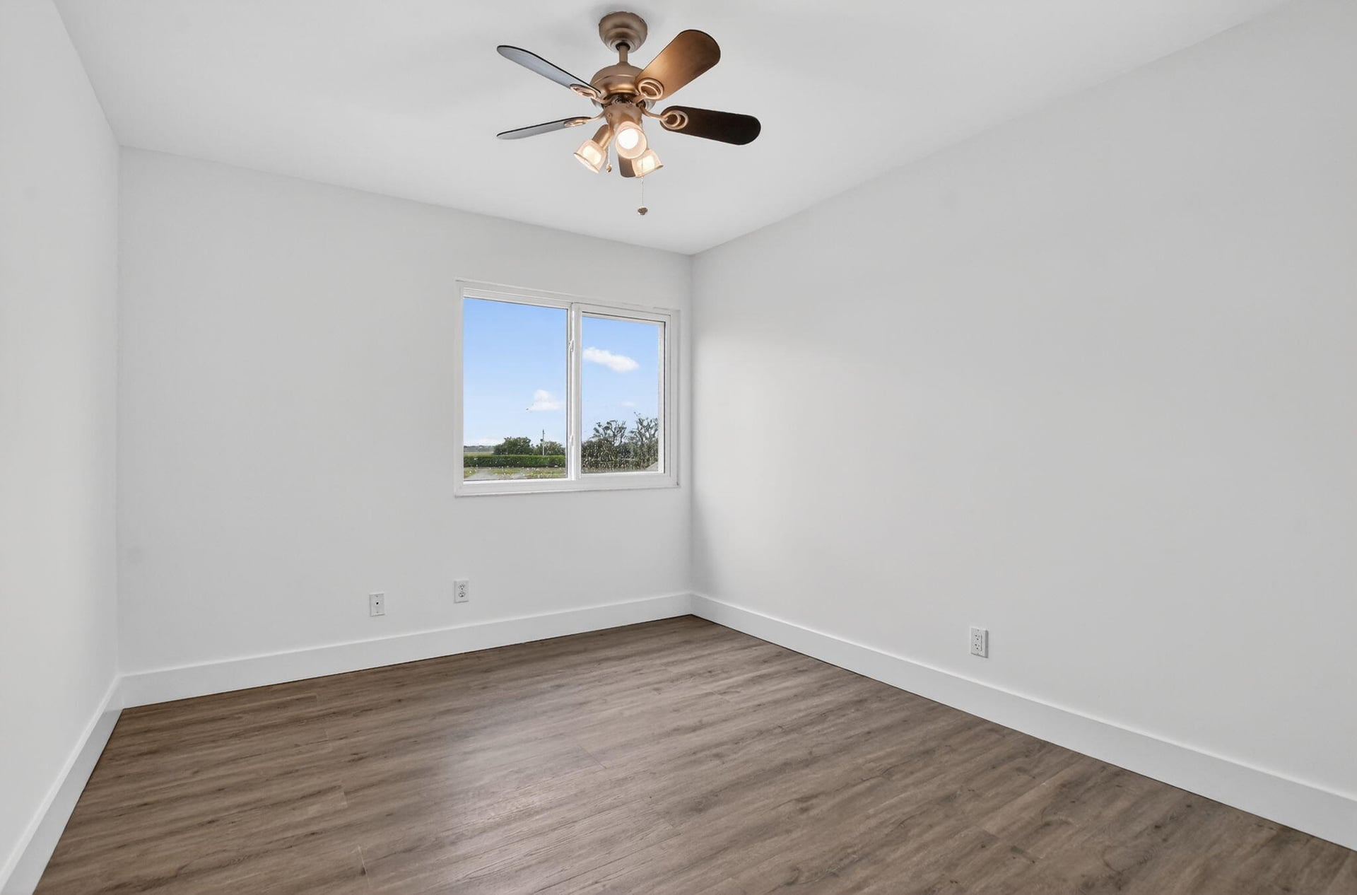 Residence photo 16