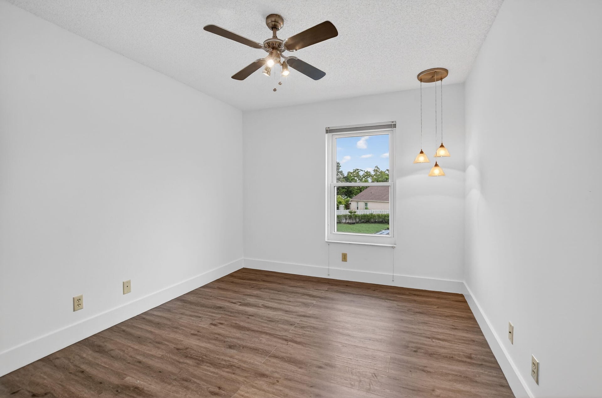 Residence photo 17