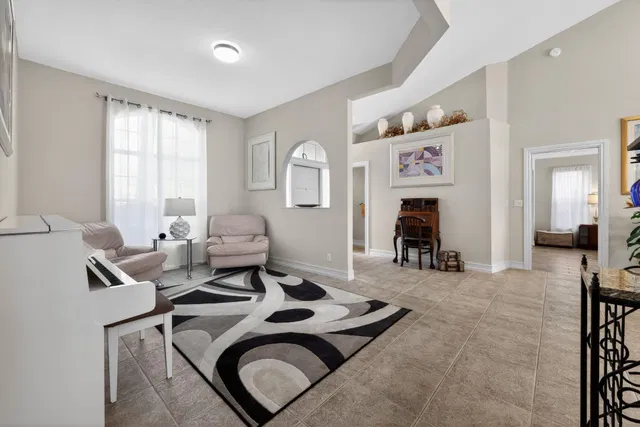 Residence photo 3