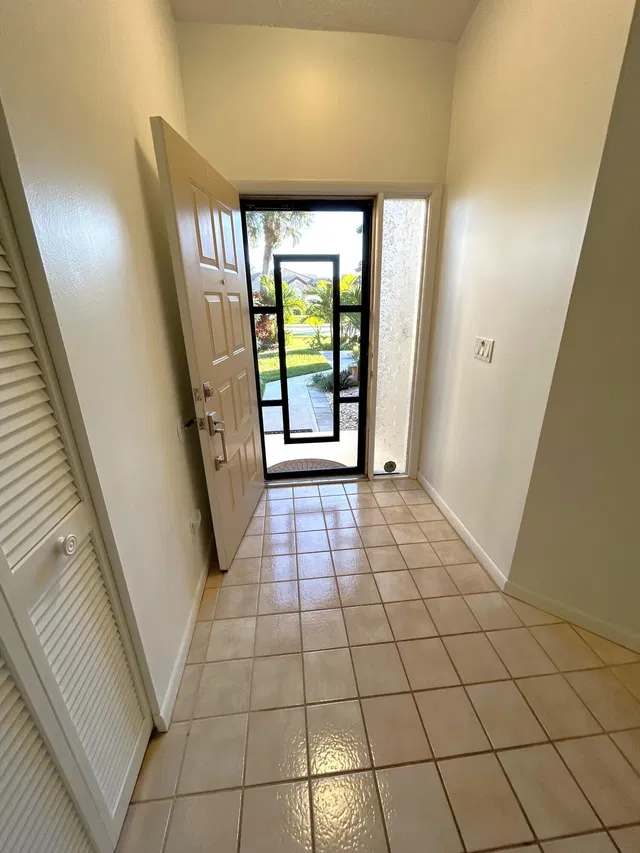 Residence photo 4
