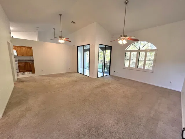 Residence photo 5