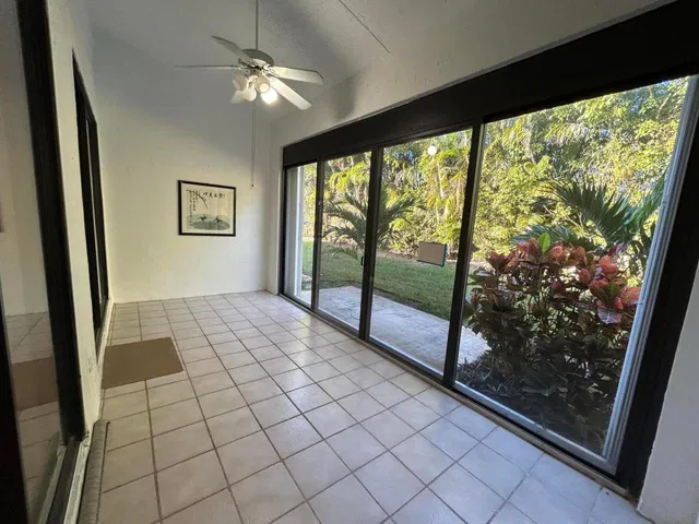 Residence photo 7