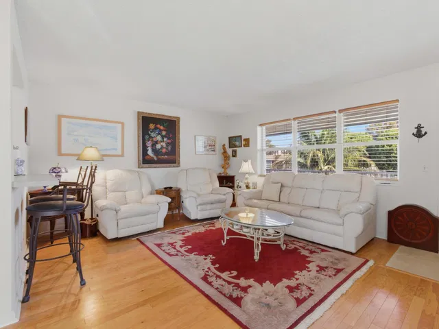 Unit 208 photo 6