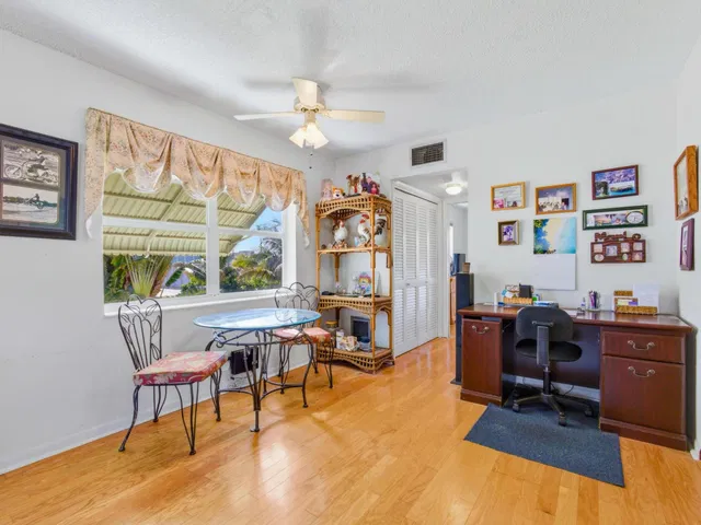 Unit 208 photo 9