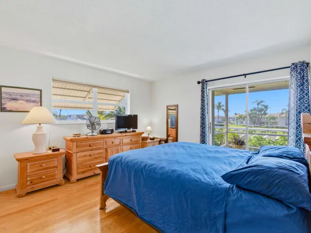 Unit 208 photo 15