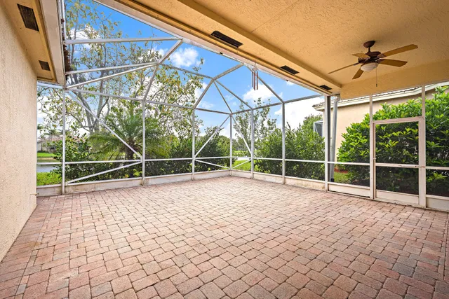 Residence photo 15