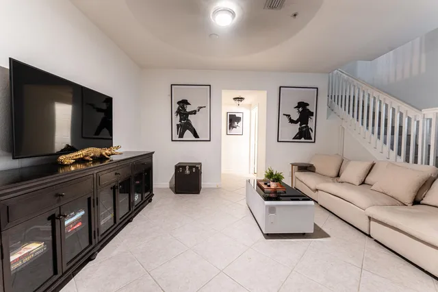 Residence photo 5