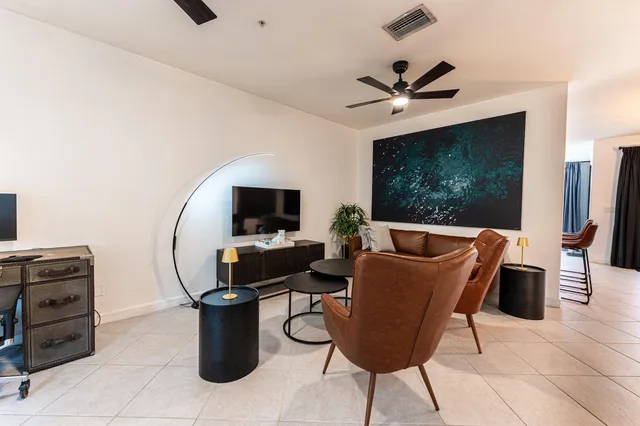 Residence photo 16
