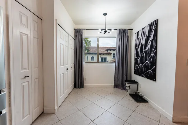 Residence photo 30