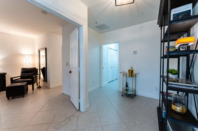 Residence photo 33