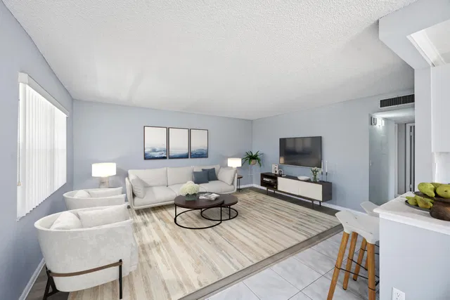 Residence photo 2