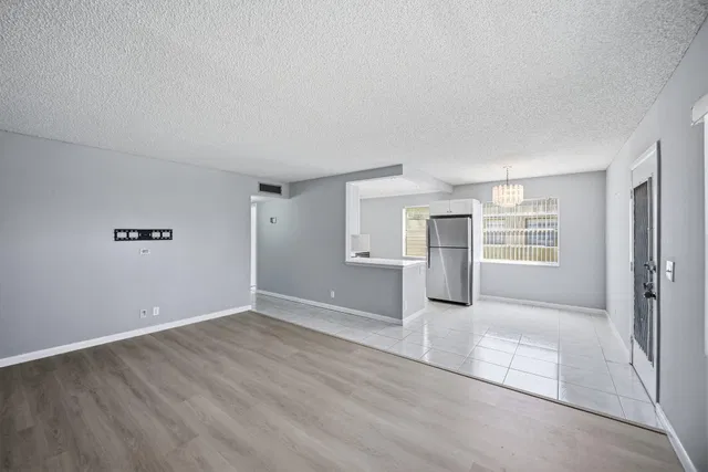 Residence photo 5