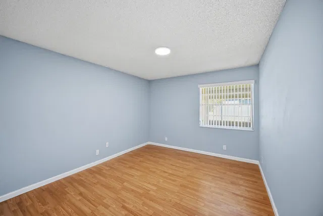 Residence photo 11